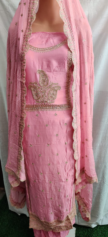 Heavy embroidery nack patch work heavy fancy duptta very nice febric