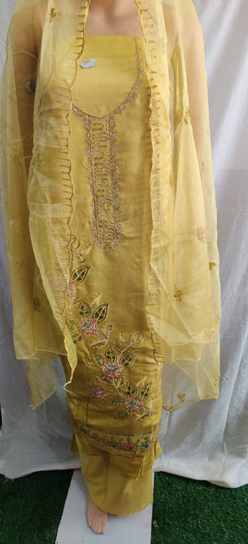 Heavy embroidery work nack and duptta,orgenja duptta vry nice febric